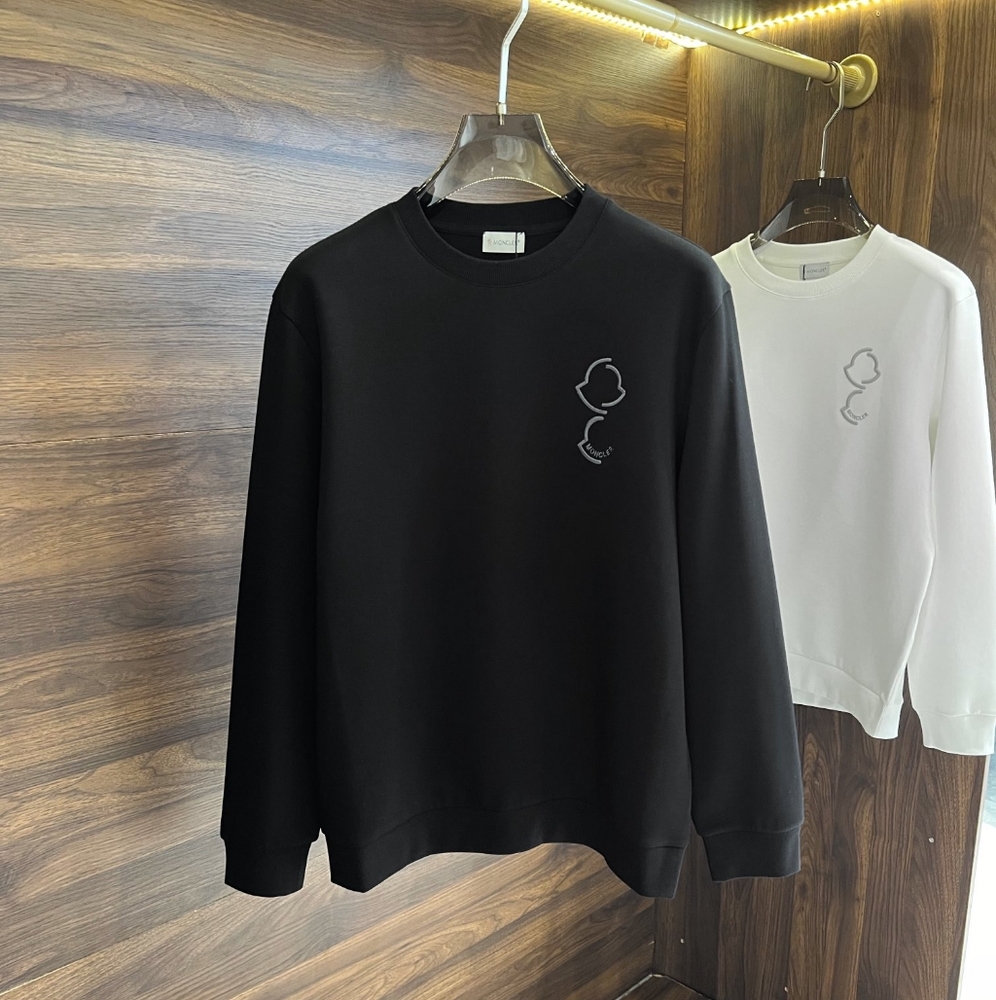 Moncler men's round neck pullover sweater